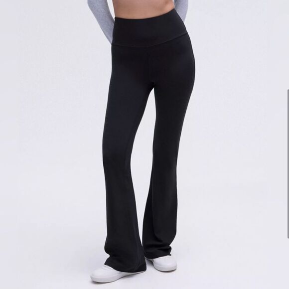 Lululemon Groove Super High Rise NULU Flare Pant Black 10 Short NEW - Picture 2 of 7